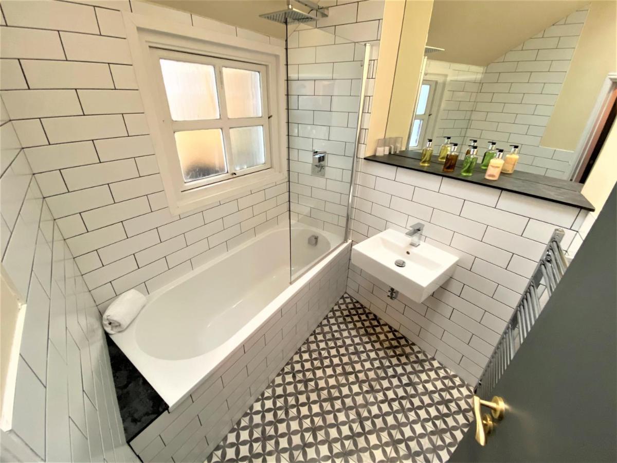 The Leeming At Claremont Apartments Лийдс Екстериор снимка